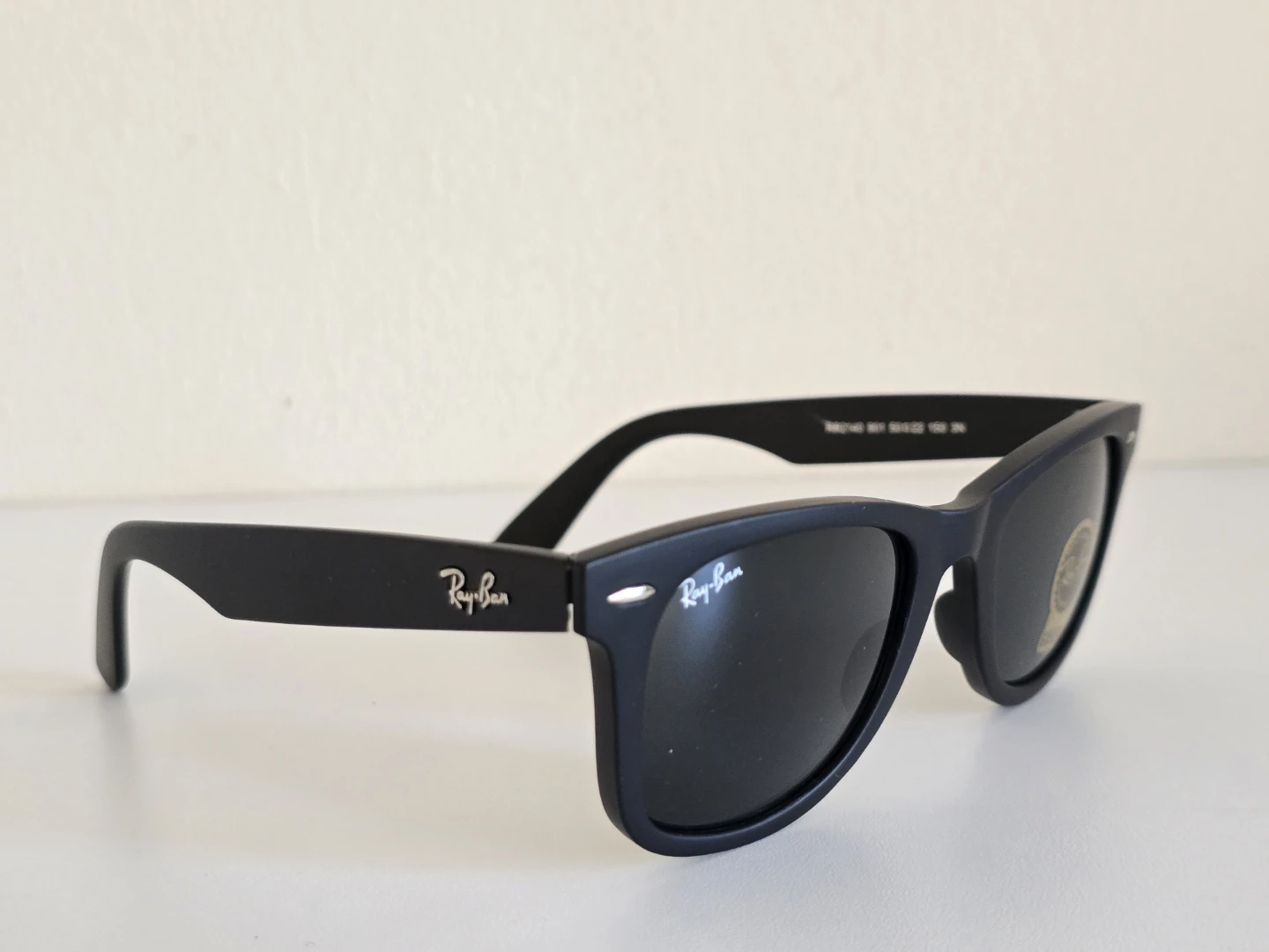 Ray-Ban Wayfarer Sunglasses - photo 2