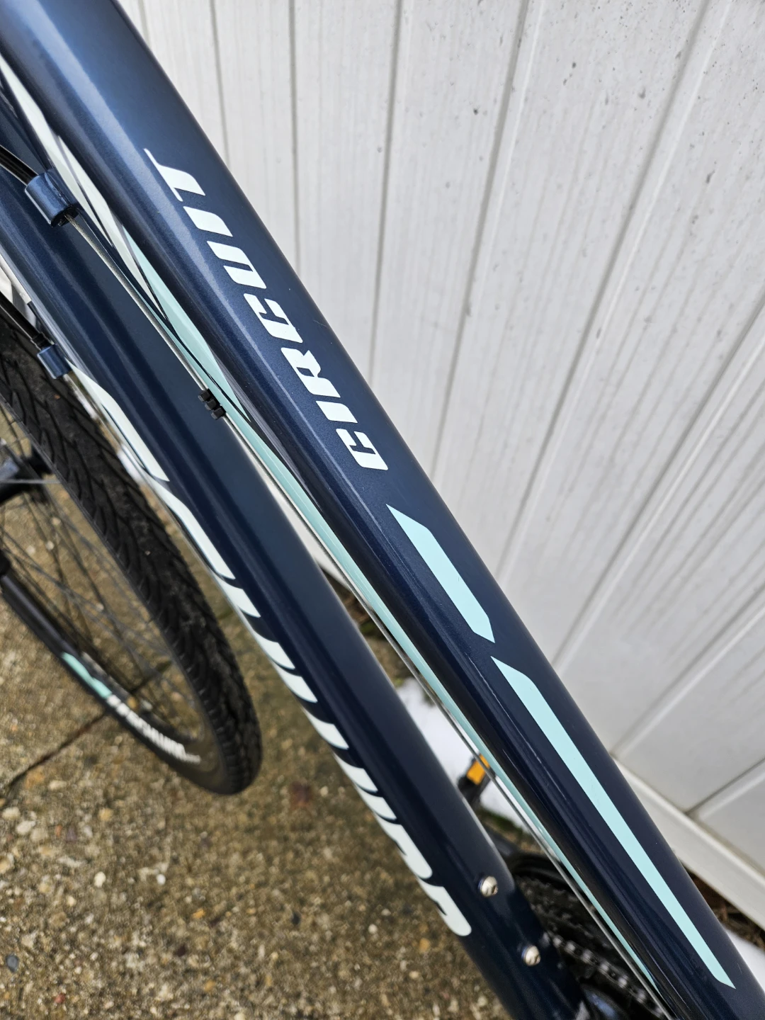 Schwinn Hybrid Bike - photo 2