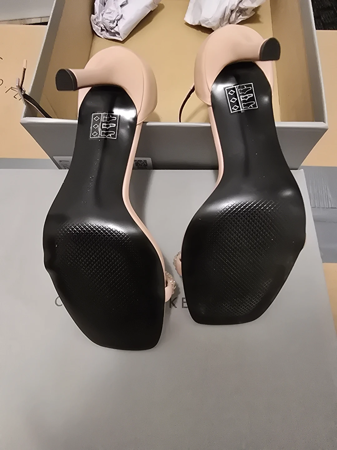 Charles & Keith Nude Heels - Size 36 - photo 5