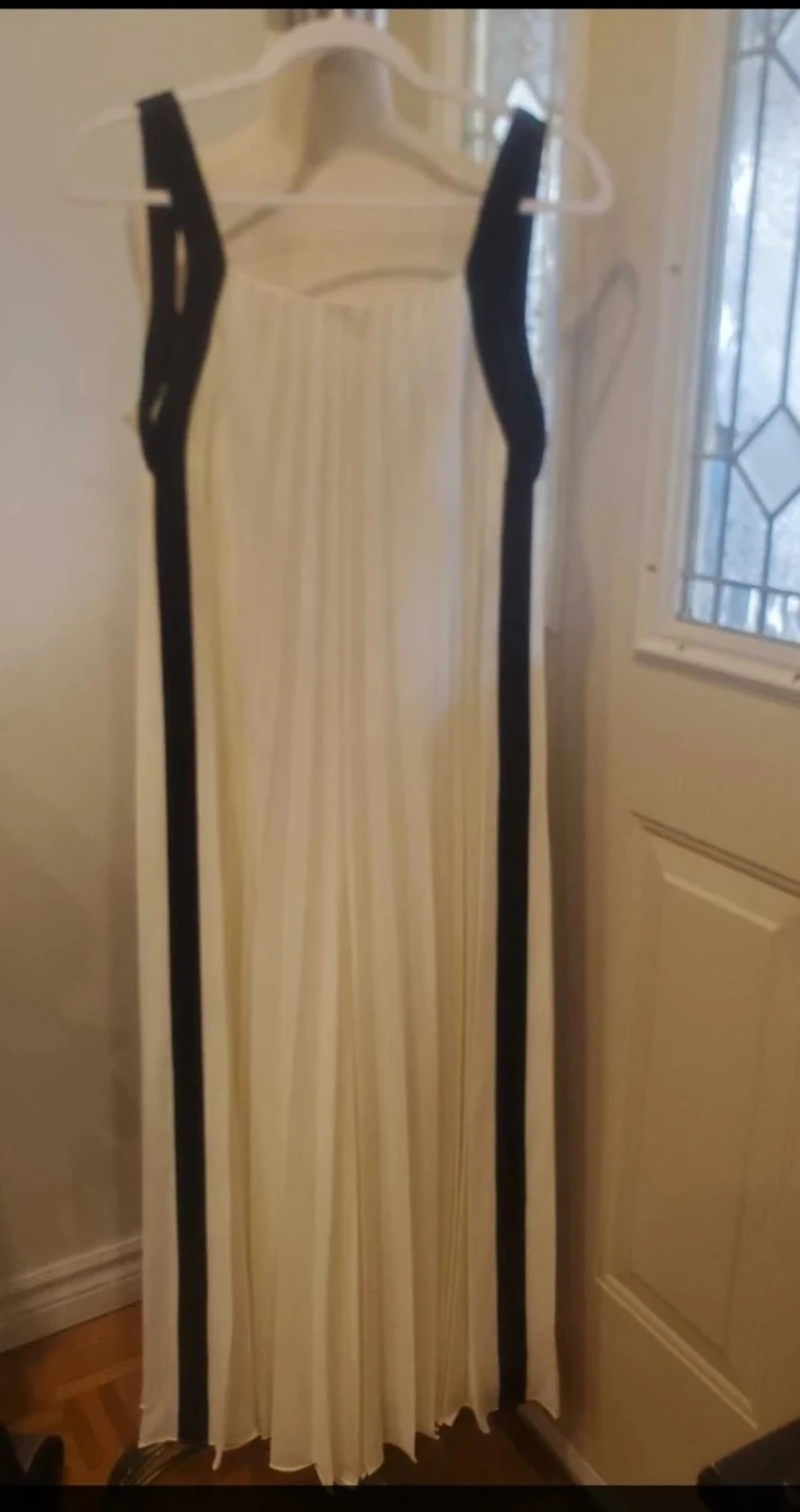 Club Monaco Pleated Jumper Size 00