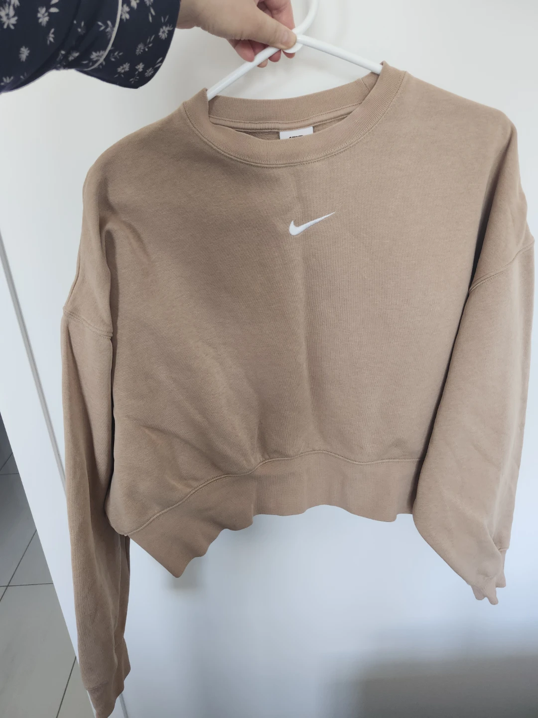Nike Embroidered Cropped Sweatshirt XS - photo 2