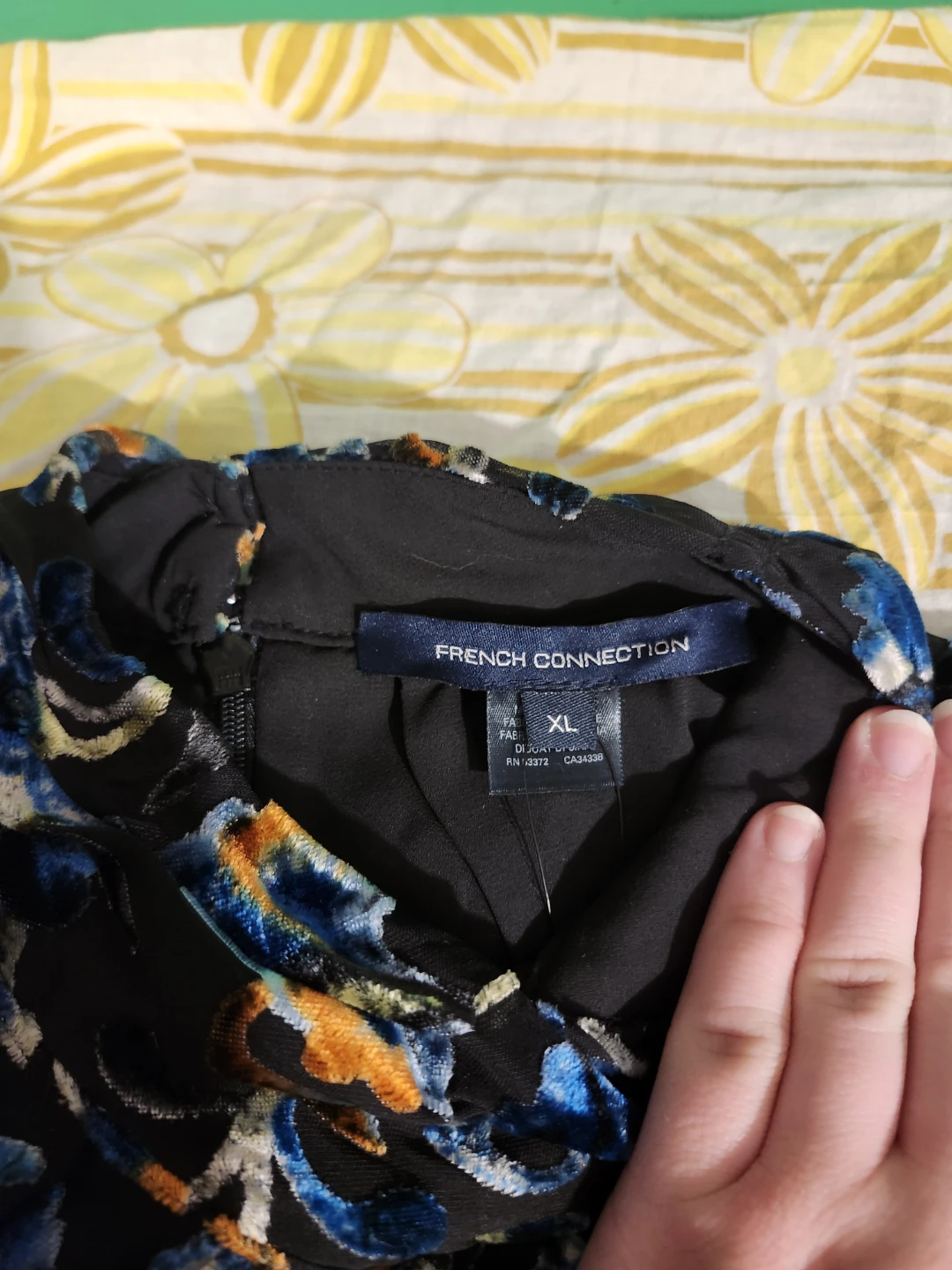 NWT French Connection black floral blouse - photo 5