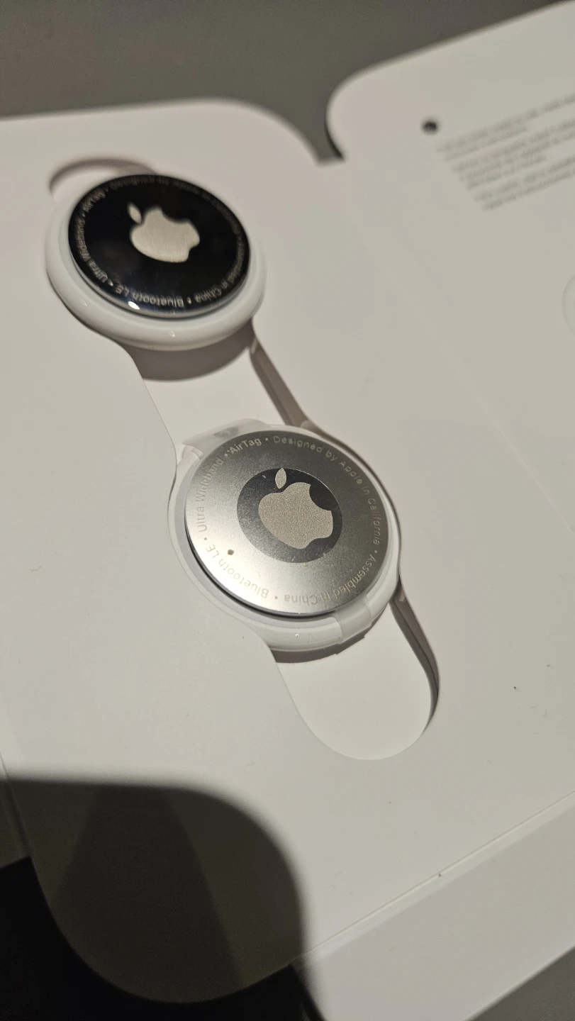 Apple AirTag (4 Pack) with Keychains - photo 2