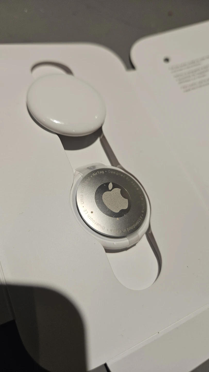 Apple AirTag (4 Pack) with Keychains - photo 4