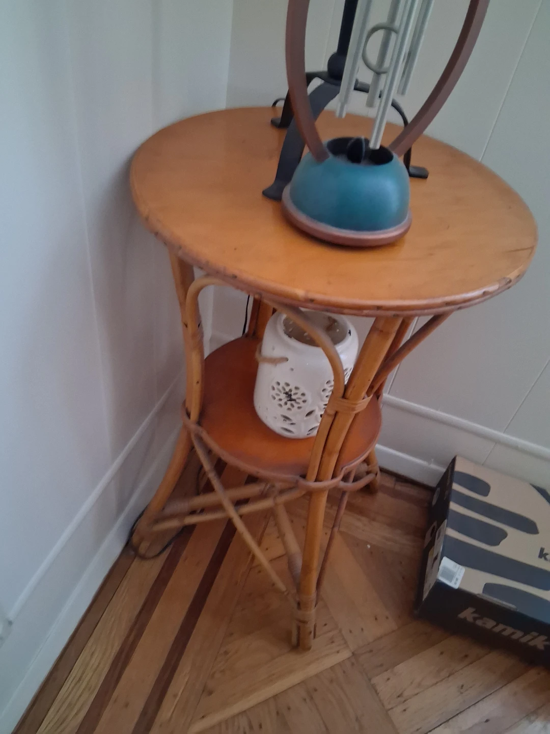 Round Rattan Side Table - photo 2
