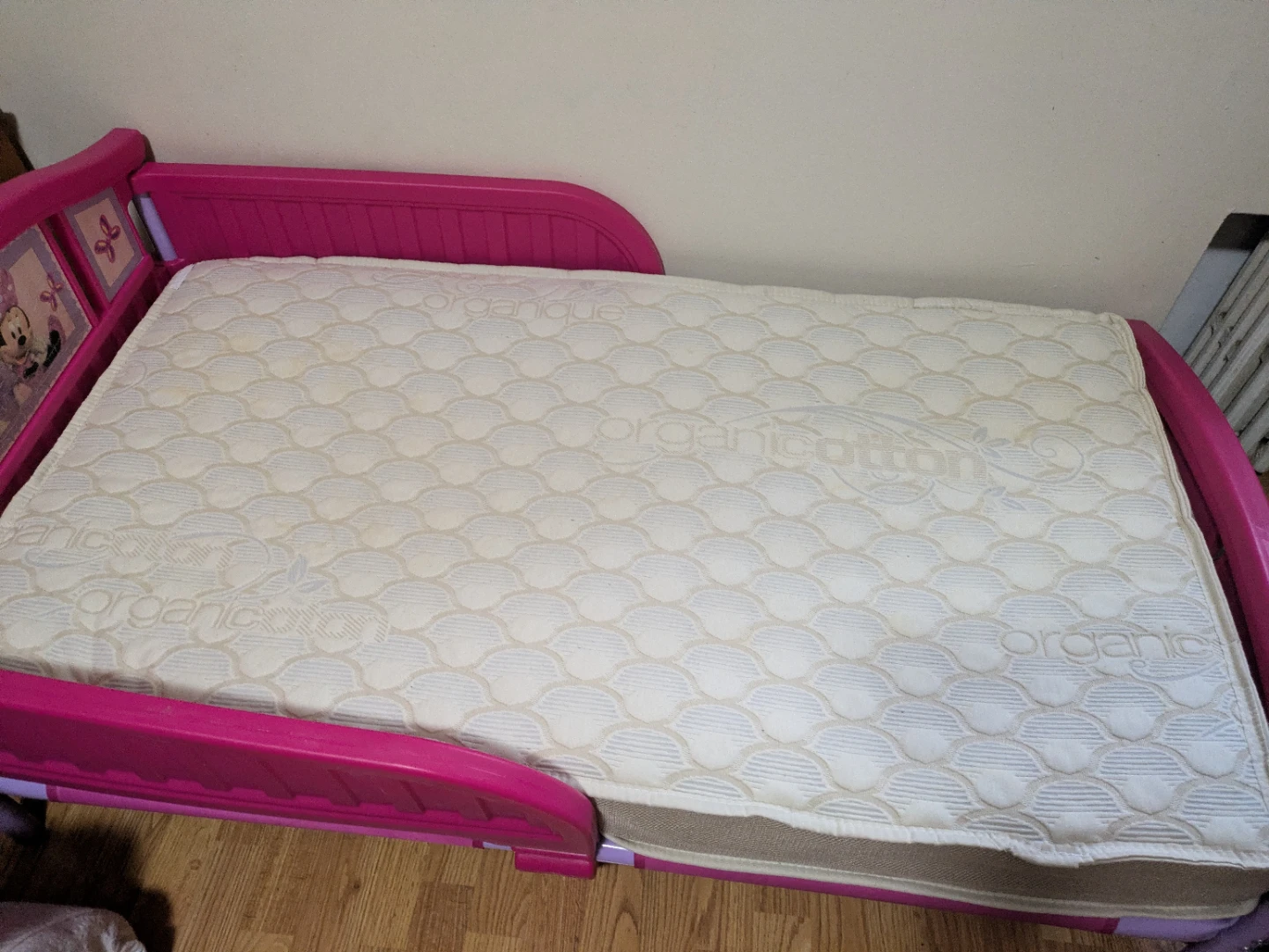 Toddler bed