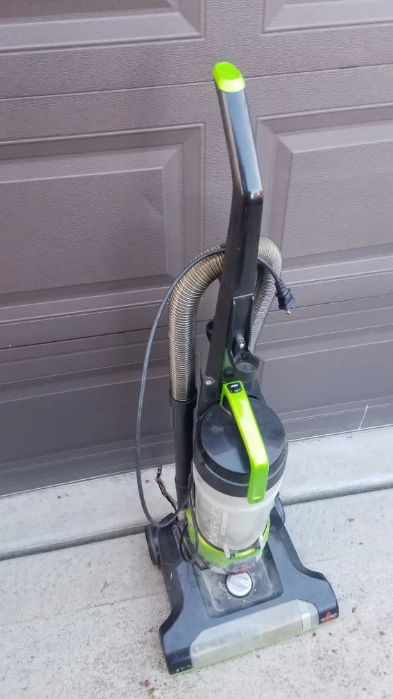 Bissell Vacuum Cleaner - photo 3