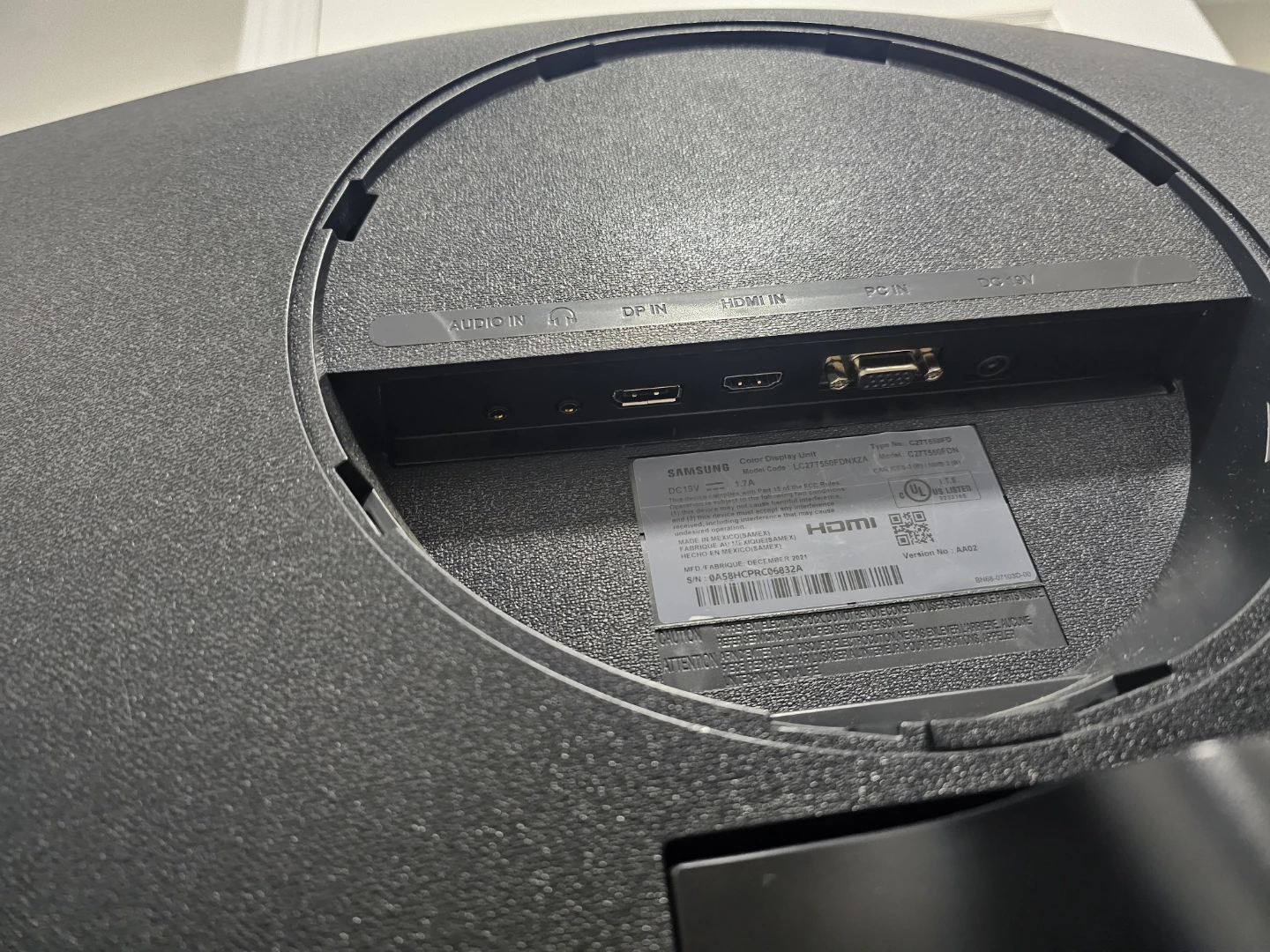 Samsung 27" Curved Monitor - photo 4