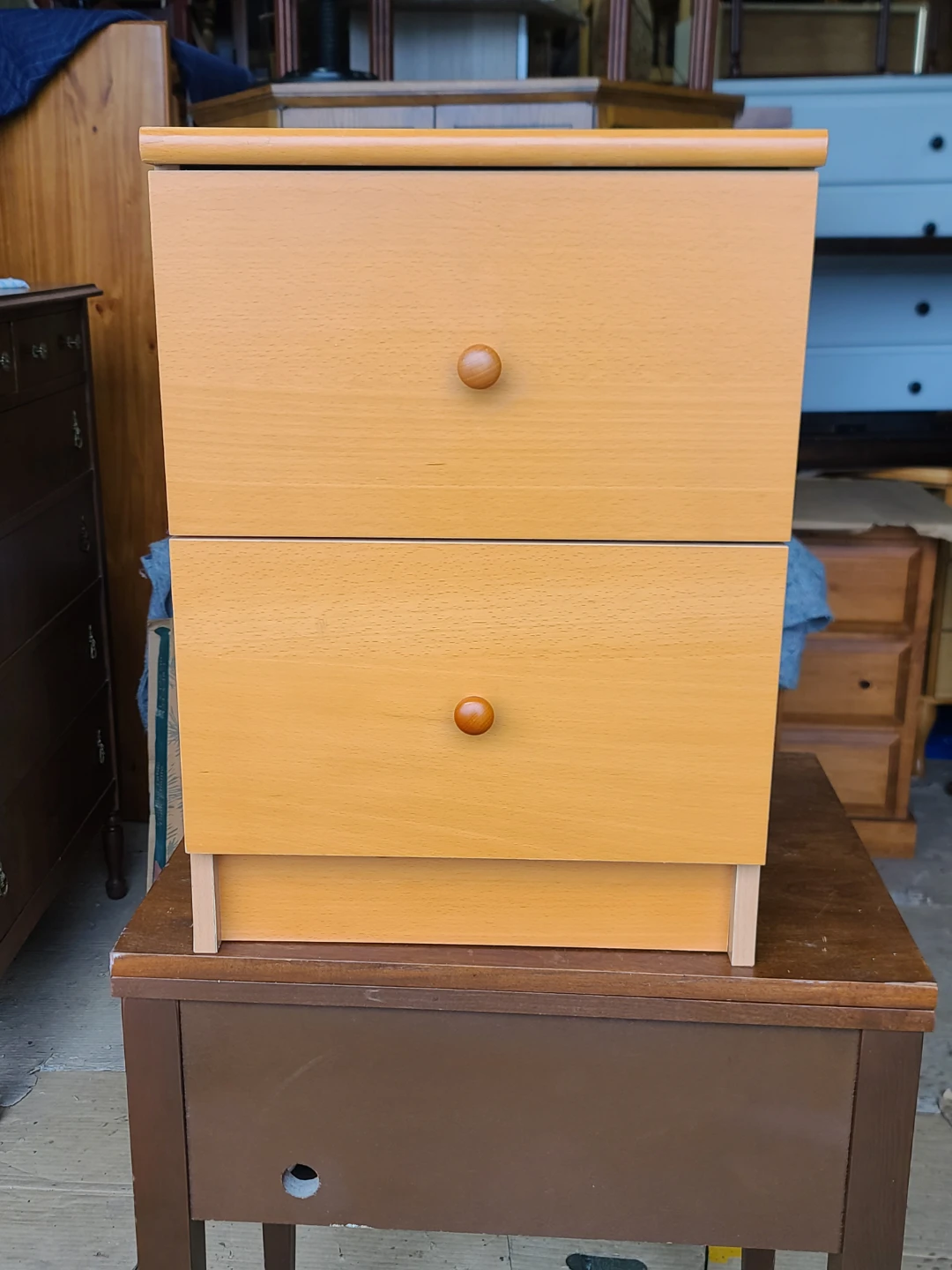 Two-drawer small cabinet