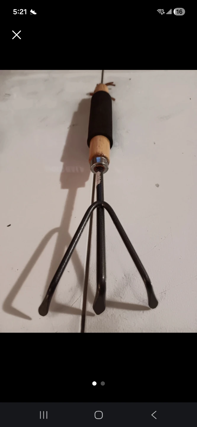 Handheld cultivator rake