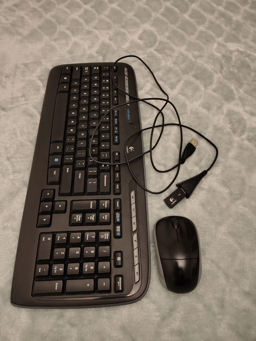 Logitech MK320 Wireless Keyboard and Mouse Combo - photo 2