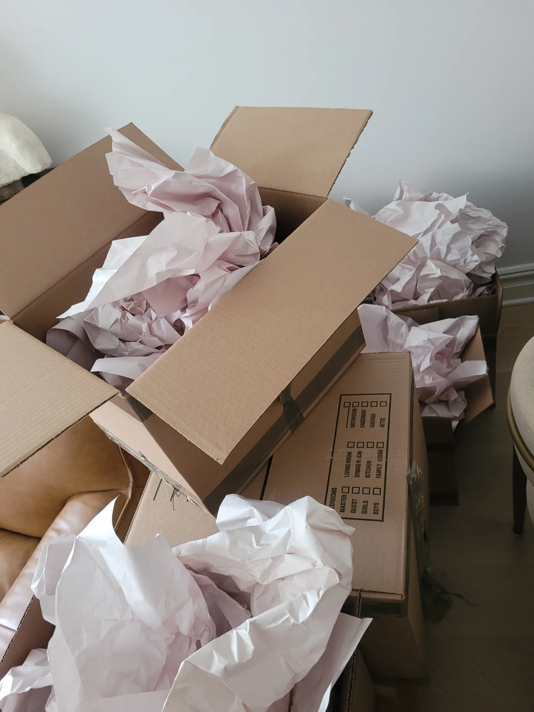 Free Moving Boxes with Packing Paper