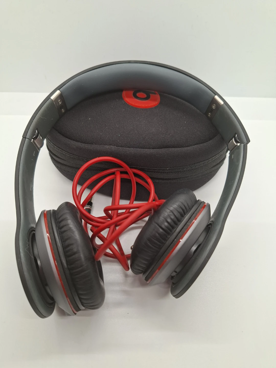 Beats Solo by Dr. Dre Headphones with Case - photo 3