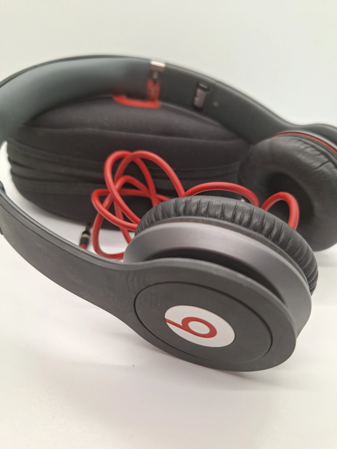 Beats Solo by Dr. Dre Headphones with Case - photo 4