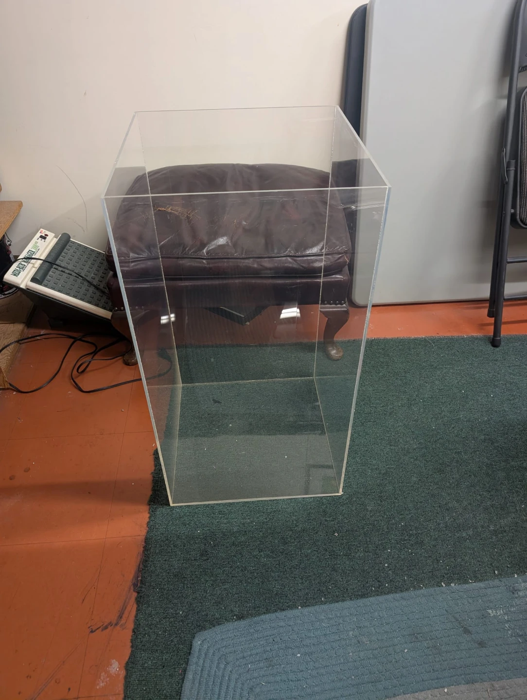 Clear Acrylic Display Case / Pedestal Stand - photo 5