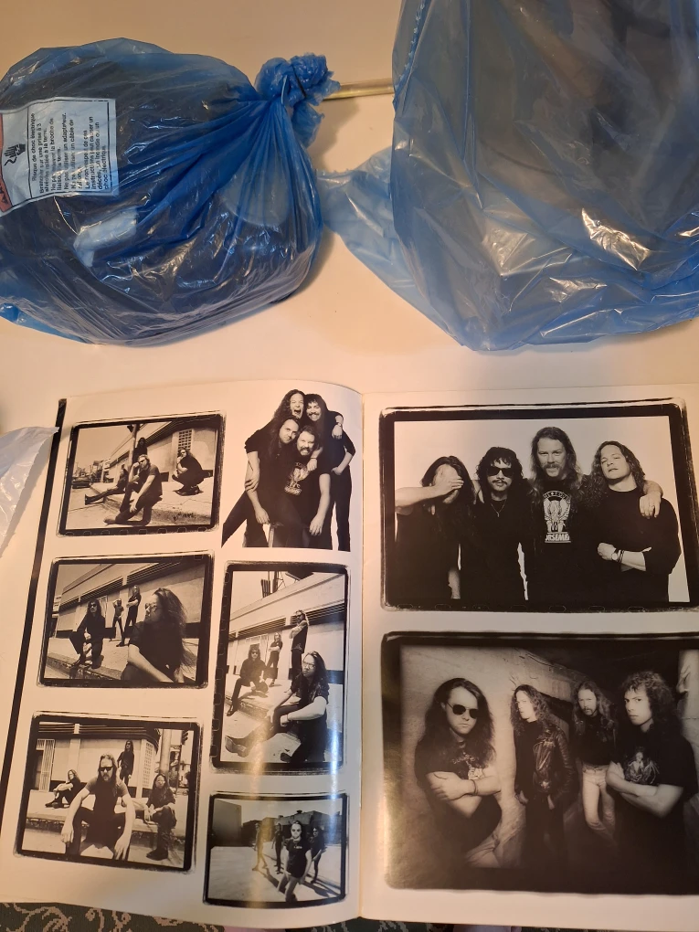Metallica Black Album concert book - photo 3