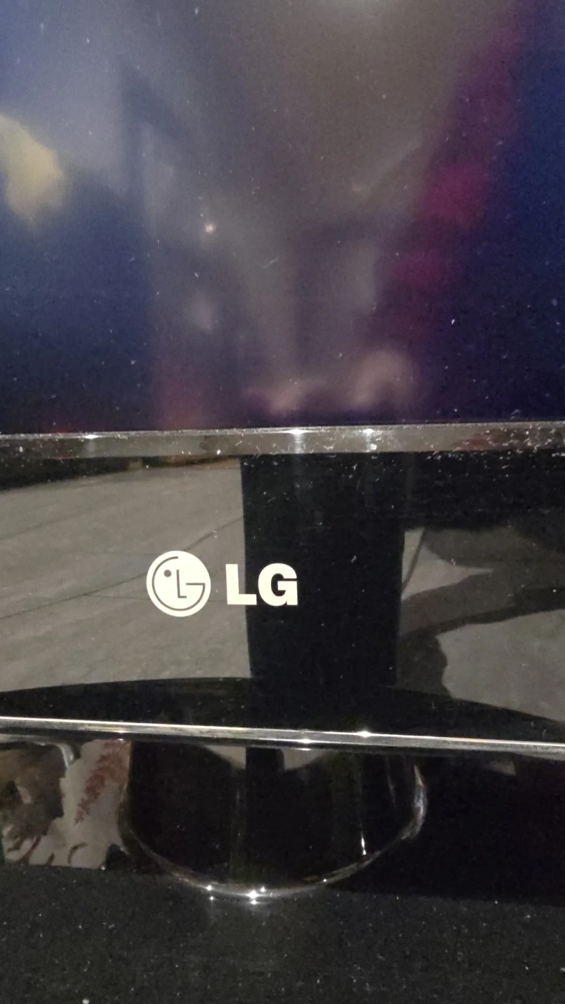 LG 47LH55 47-inch LCD TV - photo 3