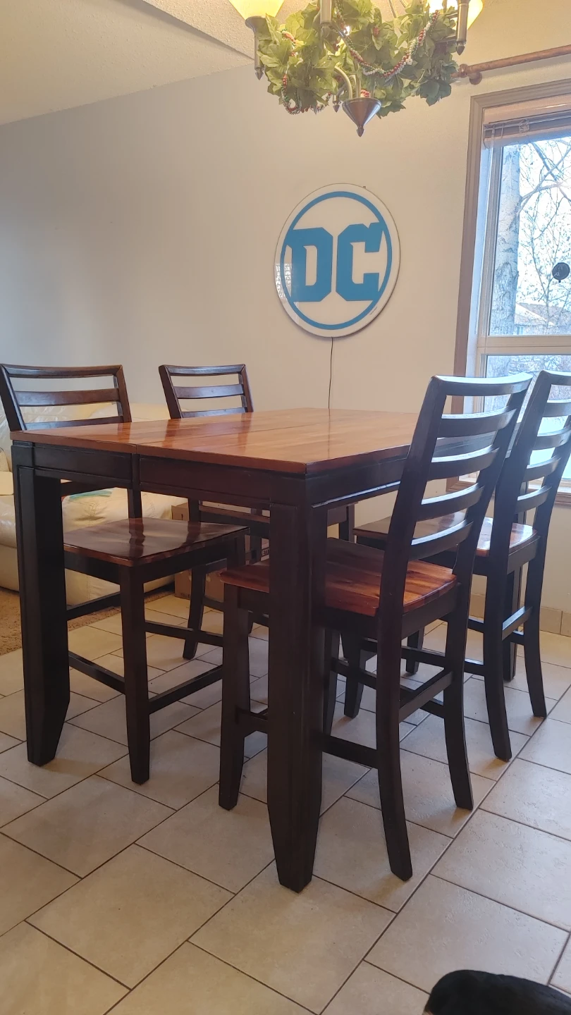 Extendable Dining Table and 4 Chairs