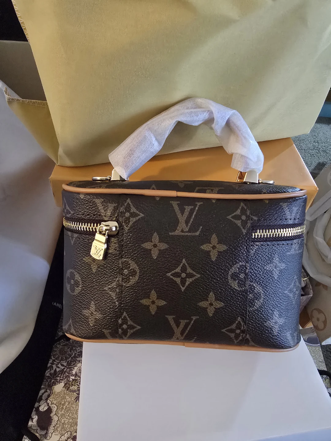 Louis Vuitton Vanity Case PM Monogram - photo 2