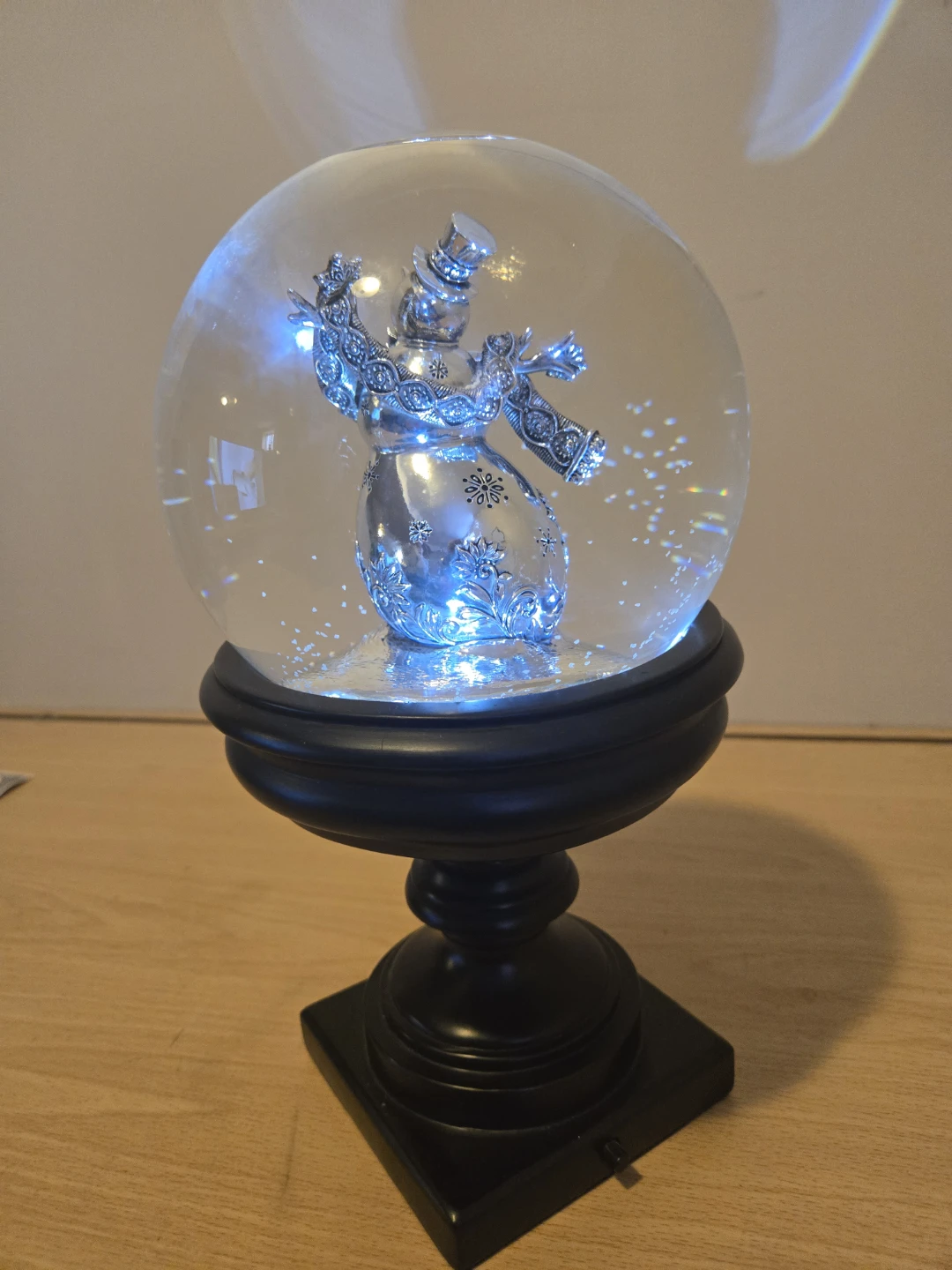 Light-Up Snowman Snow Globe - photo 2