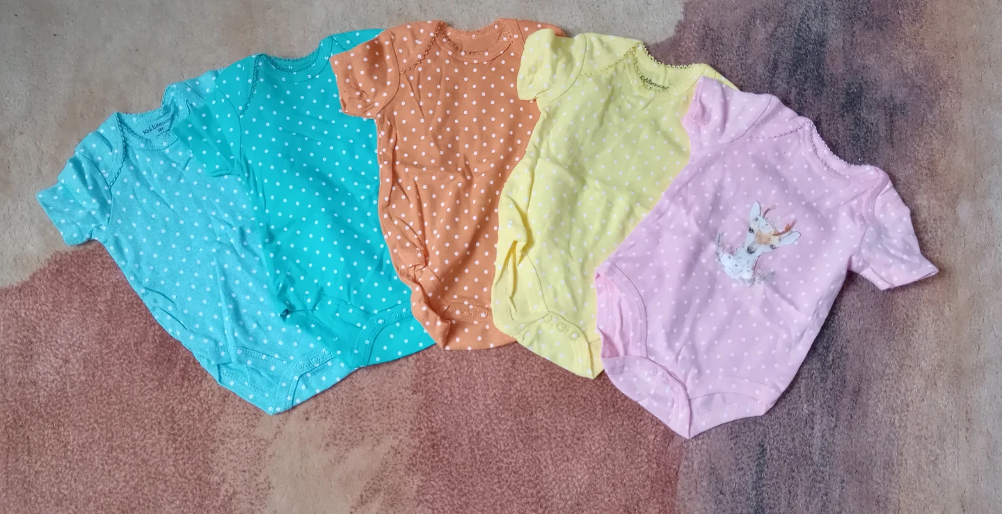 Selling brand new onesies size 3 months