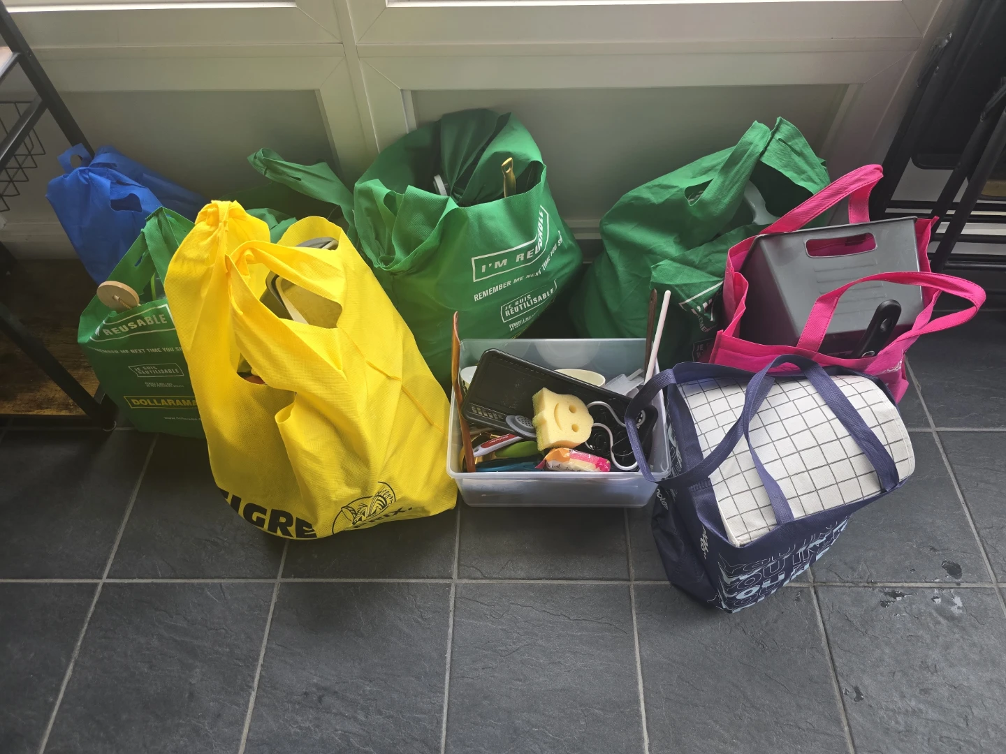 9bags of kitchen Items