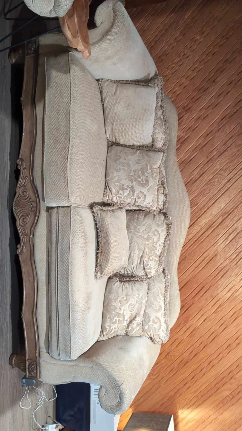 Sofa re upholstery please give your best price - photo 2