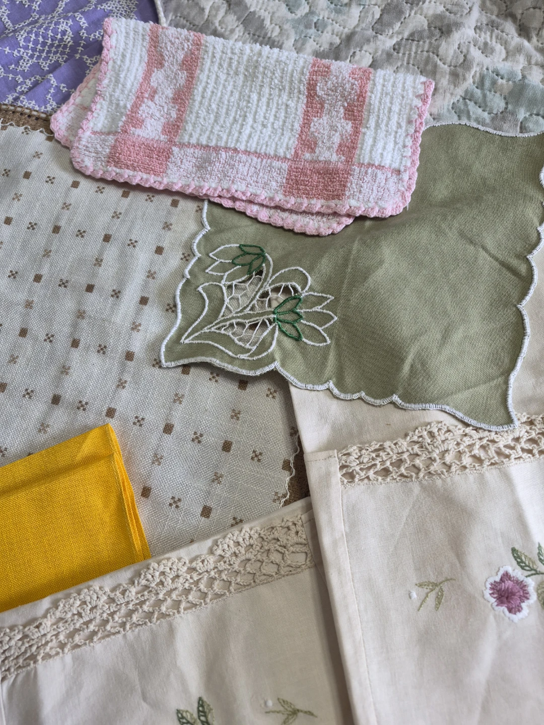 Mix Misc Lot of 15 Vintage Linens, Cottons, Doilies, Decor - photo 3