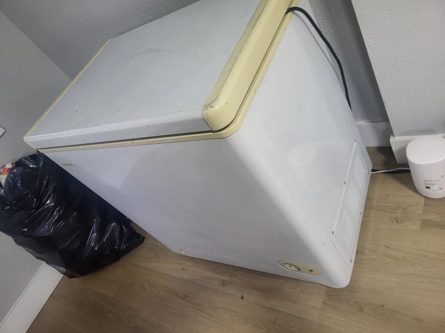 Diplomat Chest Freezer - photo 3