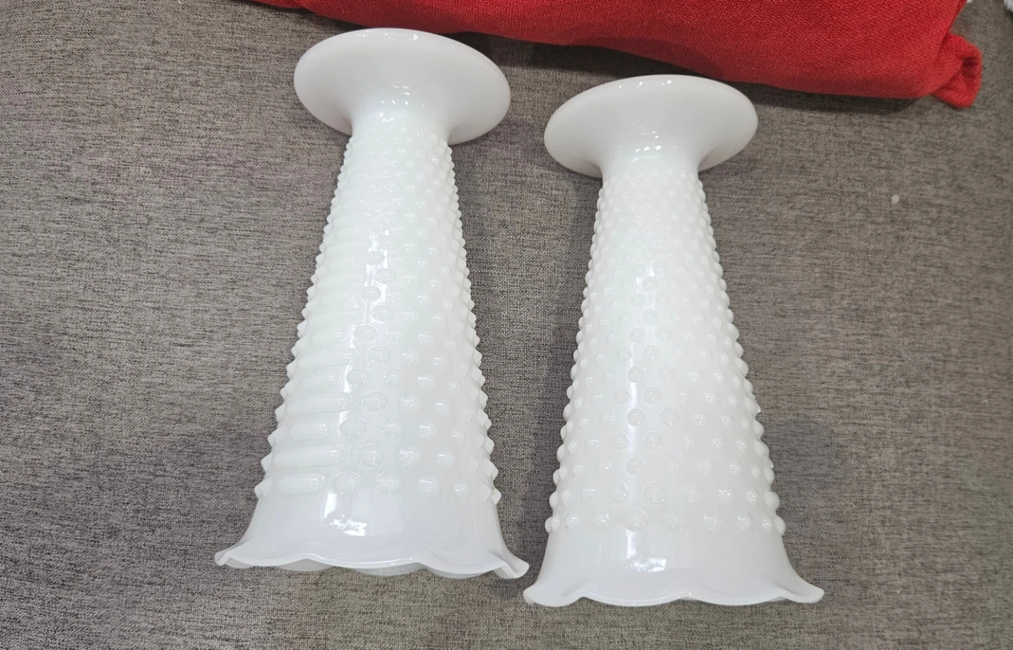 Pair of Hobnail Milk Glass Vases - photo 3