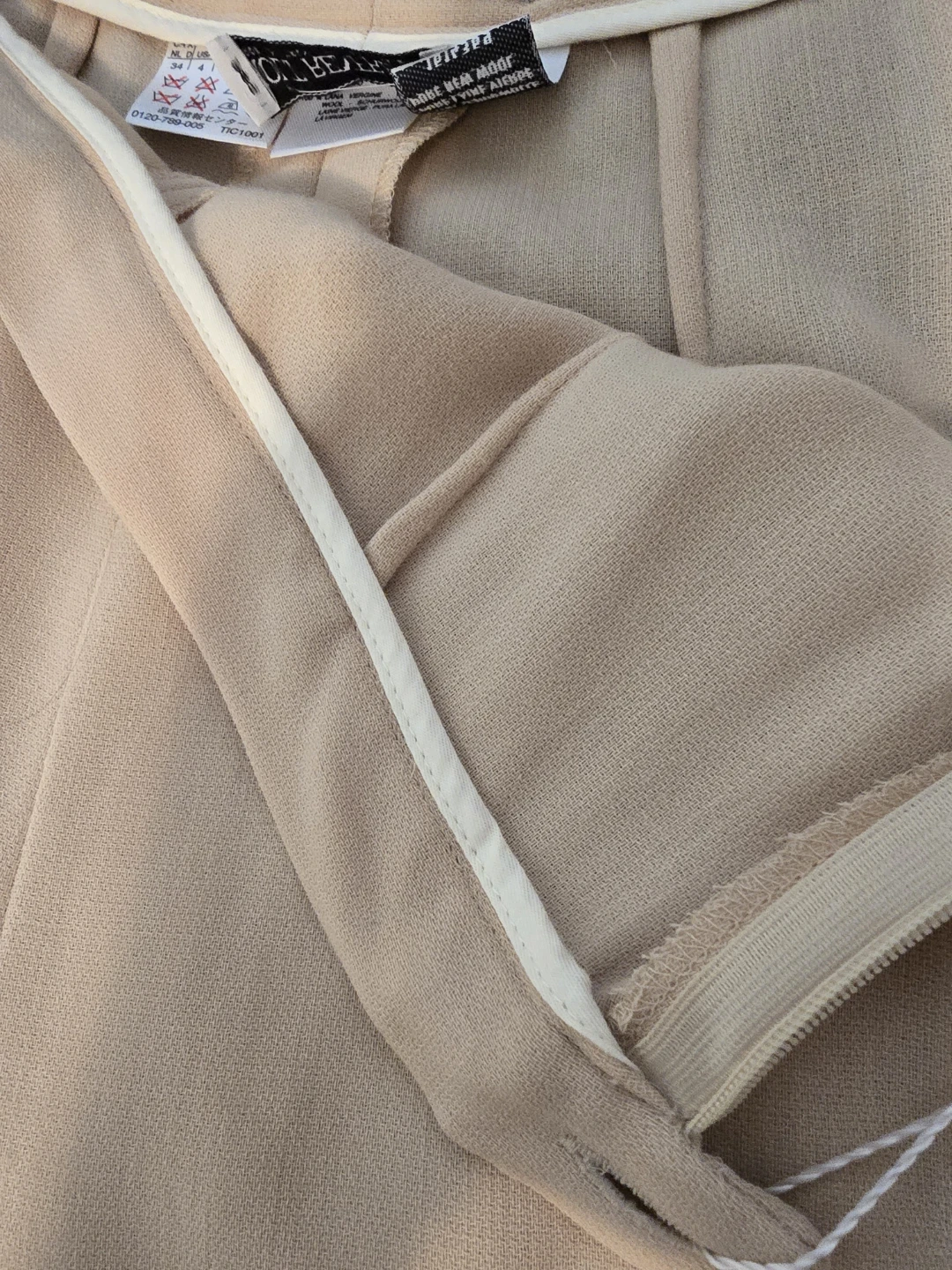 Timeless Elegance: Max Mara Virgin Wool Trousers size 4 - photo 5