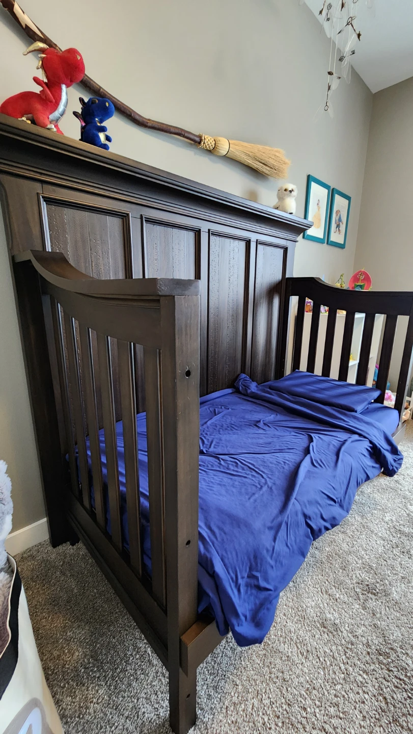 Quality Wood Crib - Converts to Double Bed - photo 3