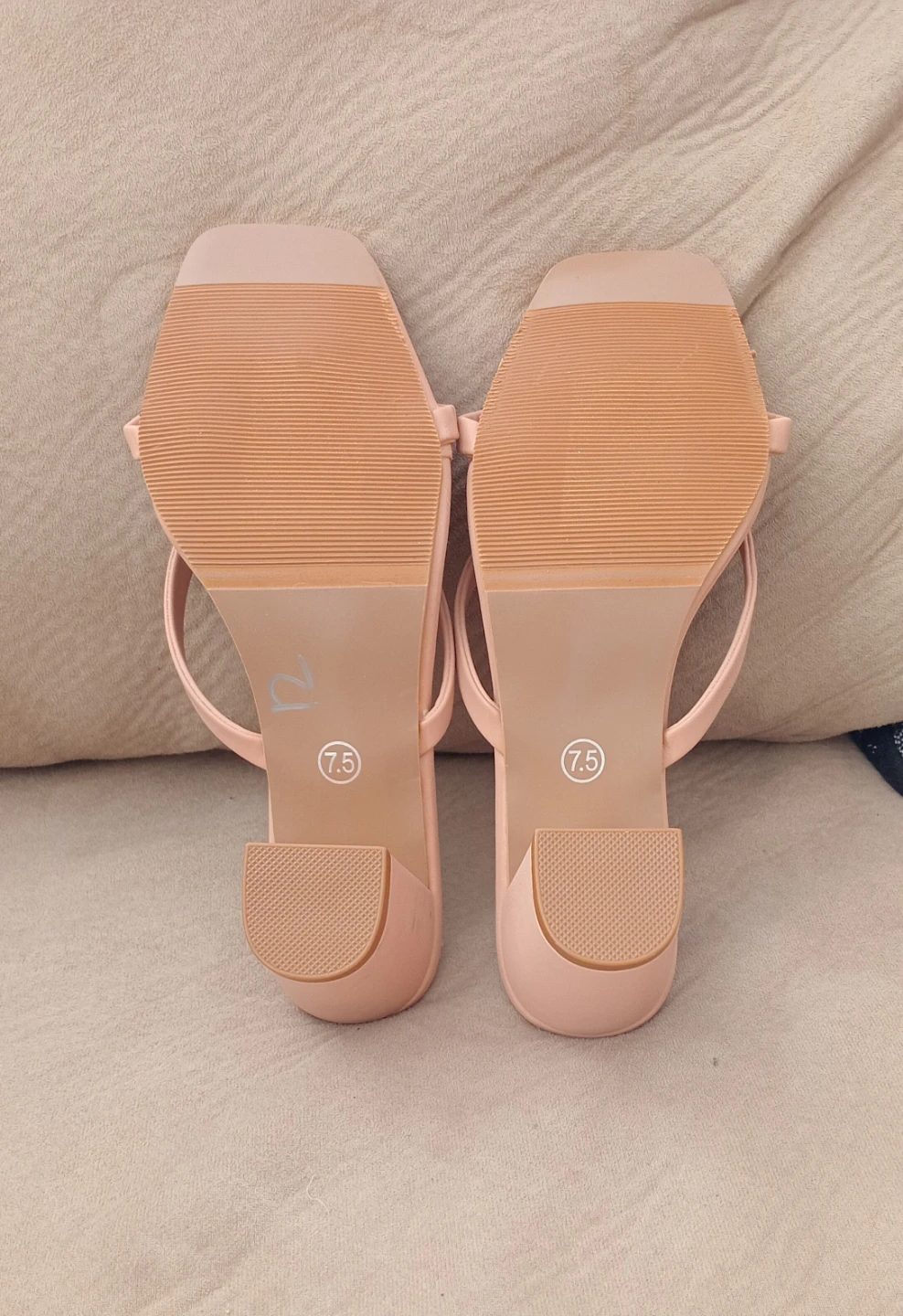 Wells Women's Pink Bow Heels Size 7.5 - photo 5