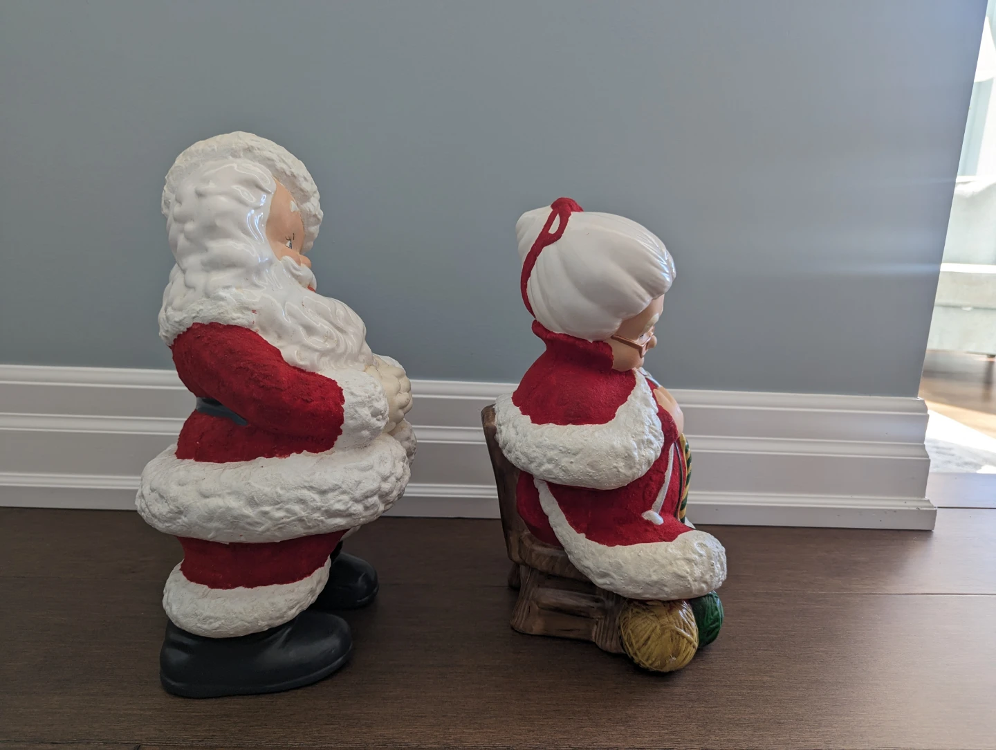 Vintage Hand painted Ceramic Santa  Mrs. Claus Figurines 14" - photo 2