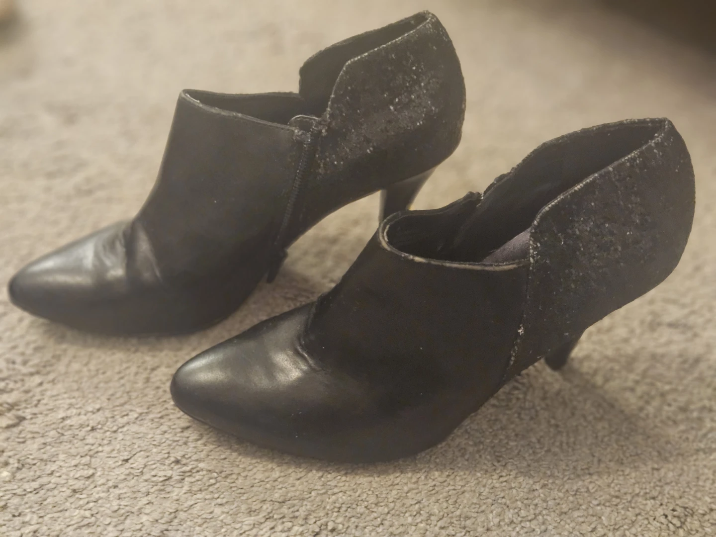 Jeanne Beker Black Glitter Ankle Boots - photo 2