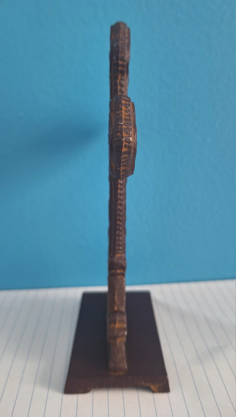 Vintage Ornate Cast Iron  Tabletop Cross - photo 2