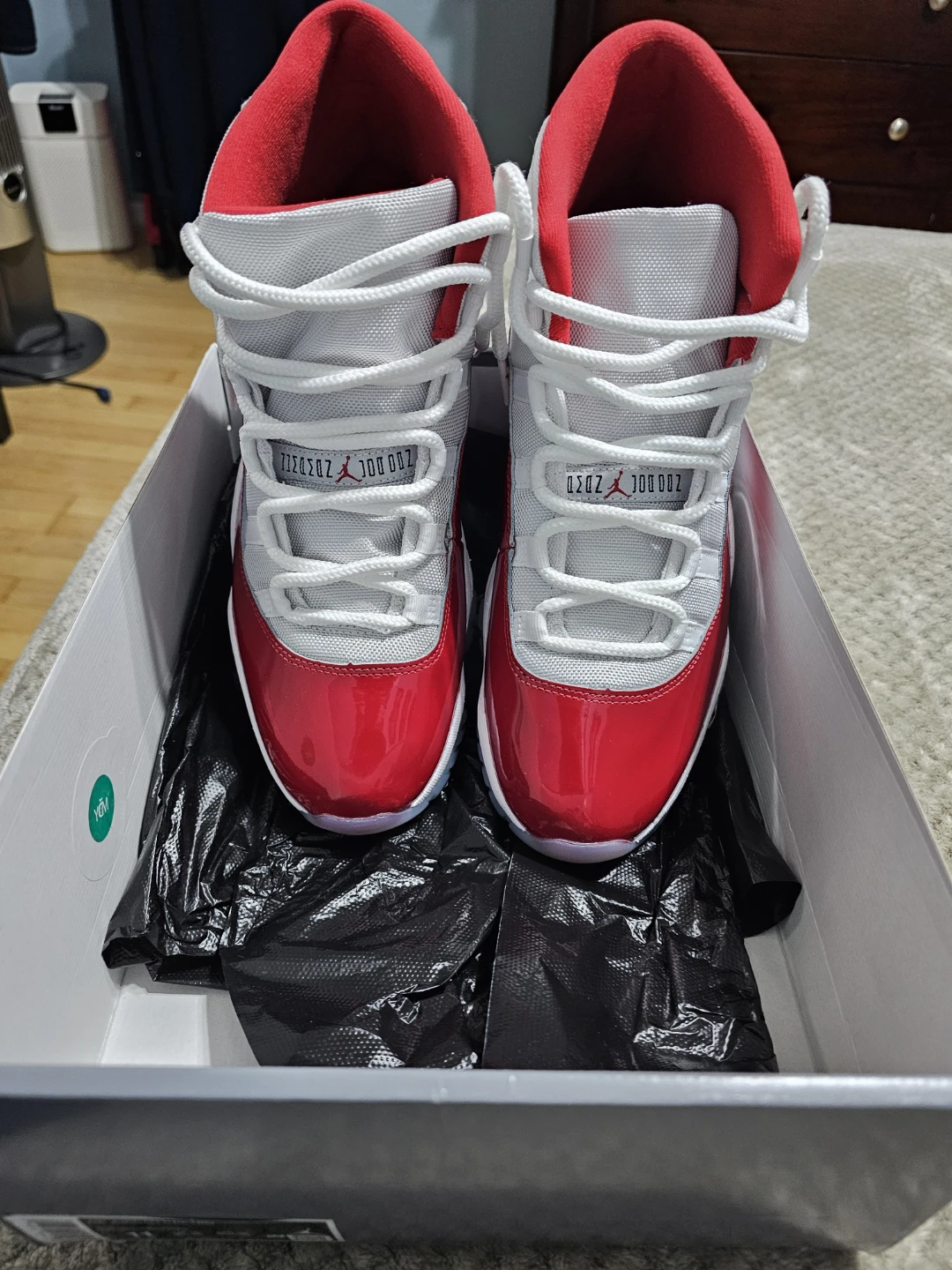 Air Jordan 11 Retro Varsity Red/white Size 11