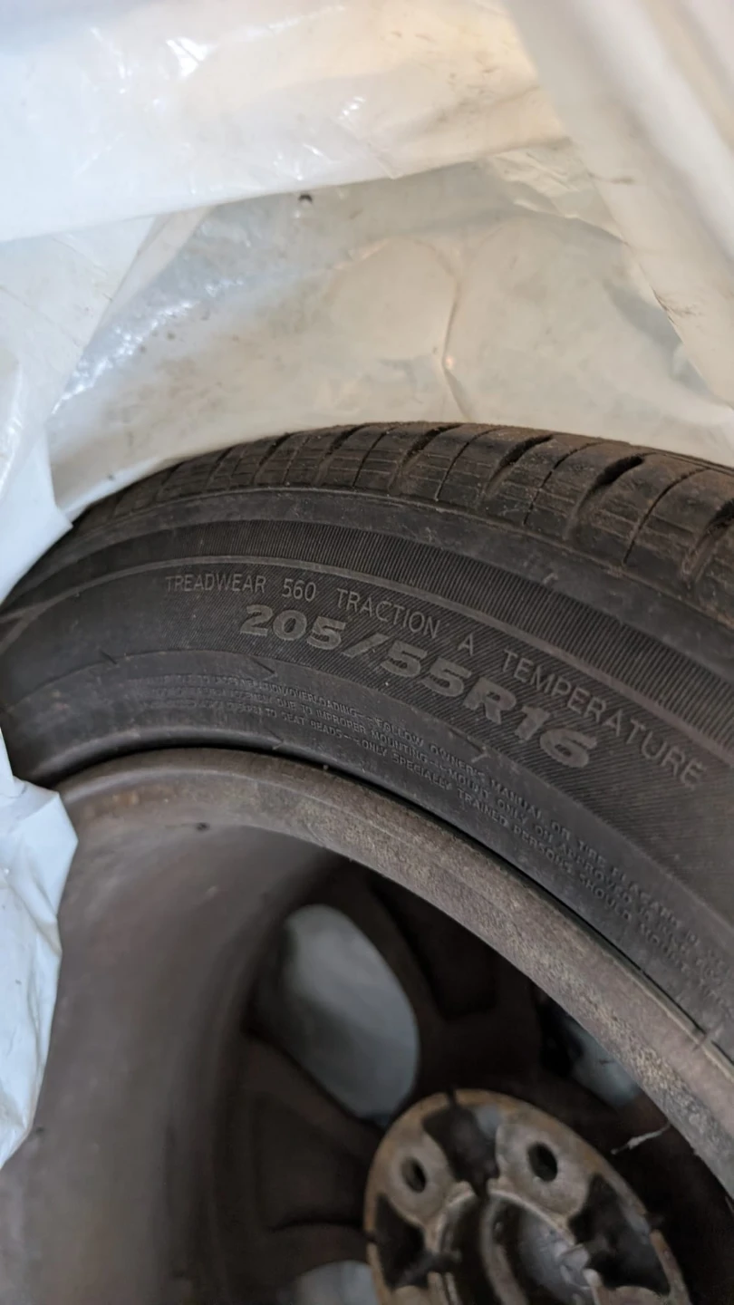 Tire 205/55R16