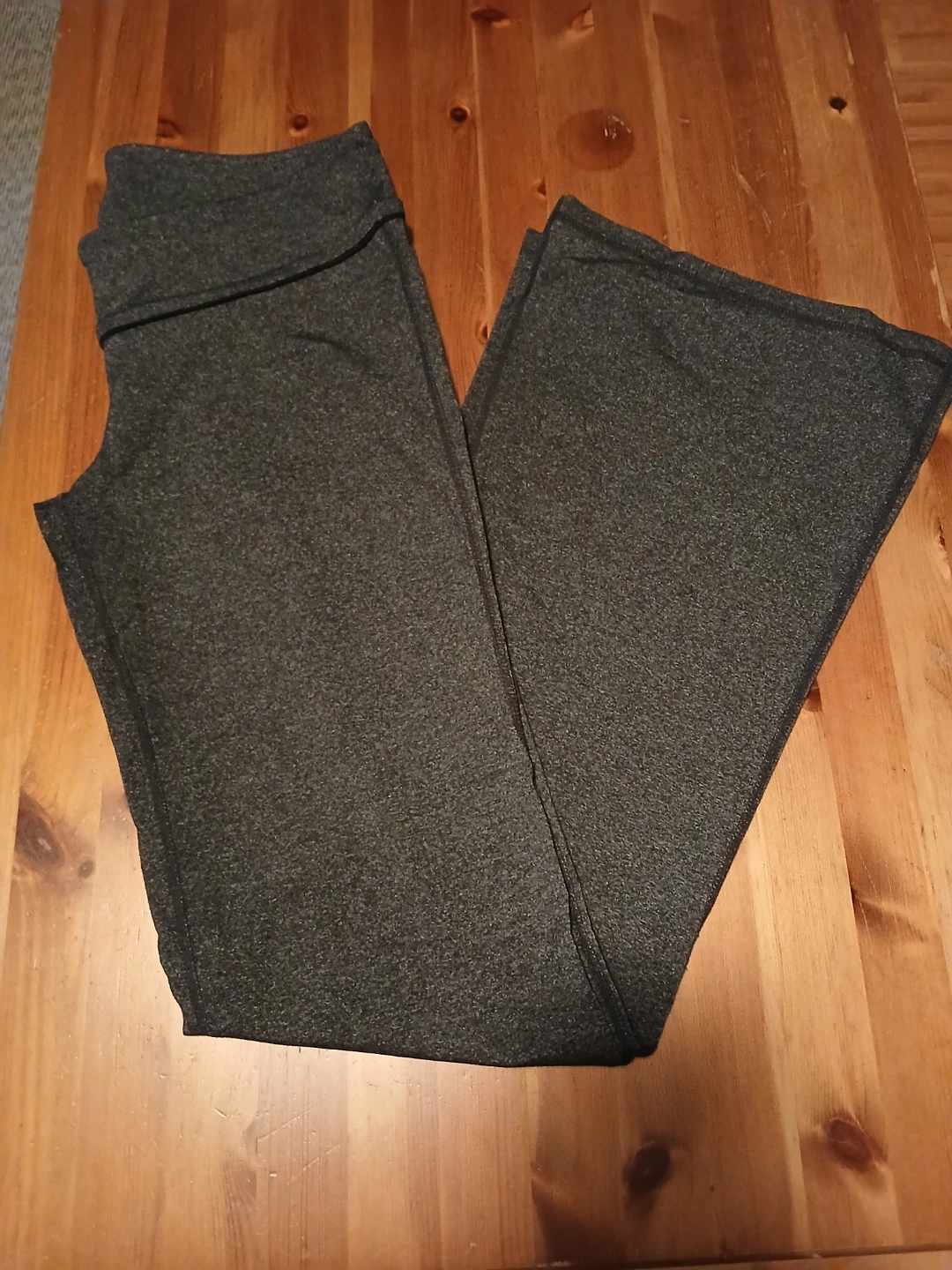 TNA Grey Flare Yoga Pants - photo 3