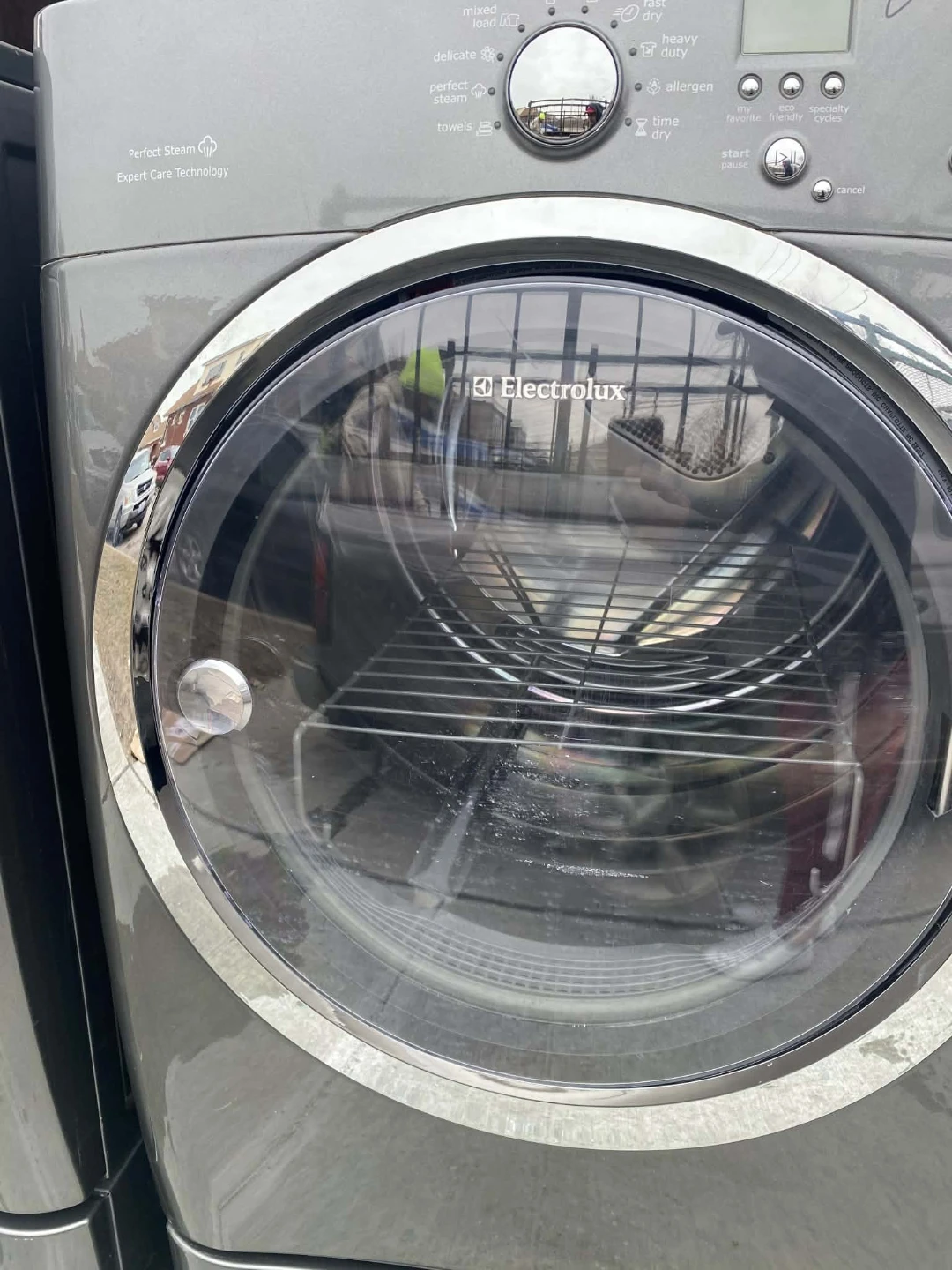 Electrolux Front Load Washer and Dryer Set - photo 2