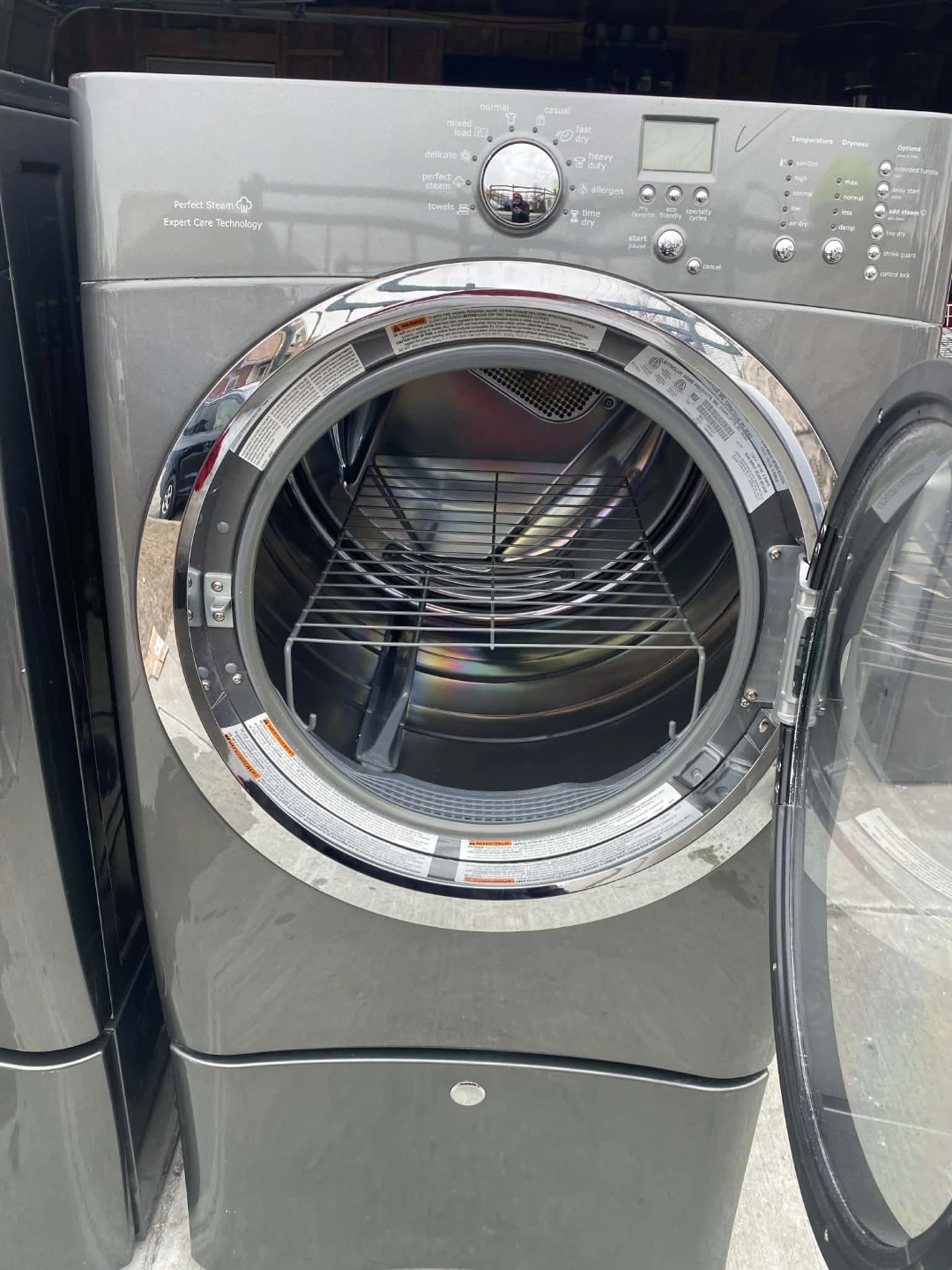 Electrolux Front Load Washer and Dryer Set - photo 4