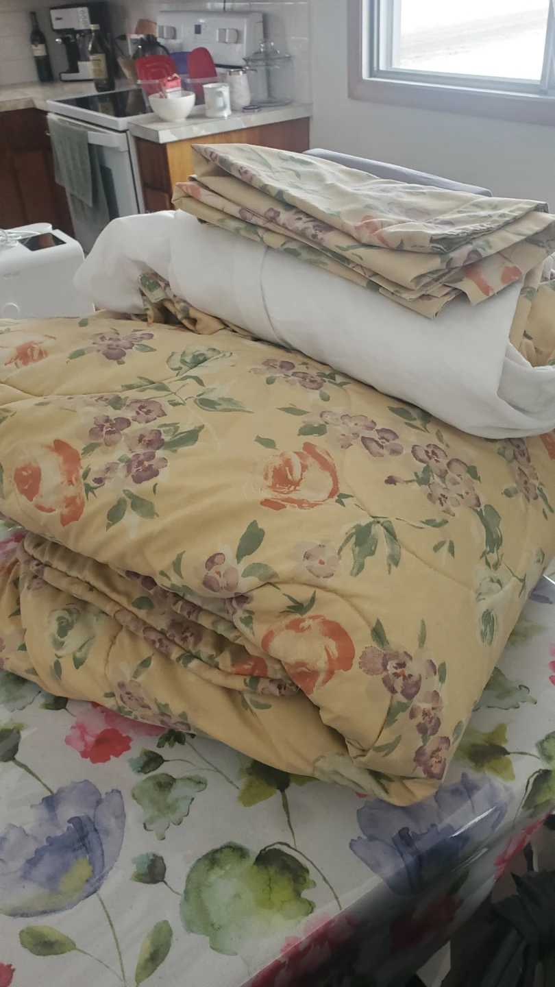 Queen bedding