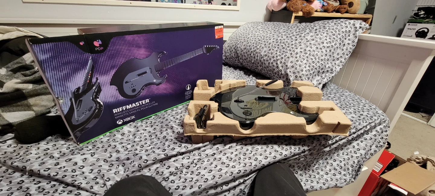 PDP Riffmaster Wireless Guitar Controller for Xbox - photo 3