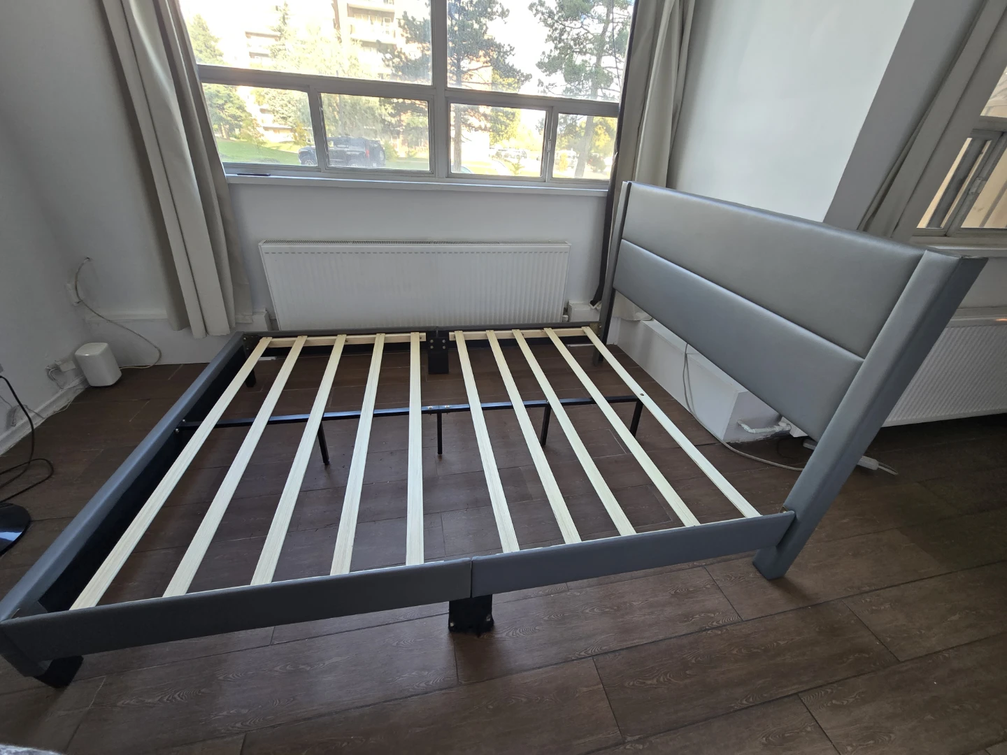 Modern Bed Frame – Strong & Clean – Like New - photo 3