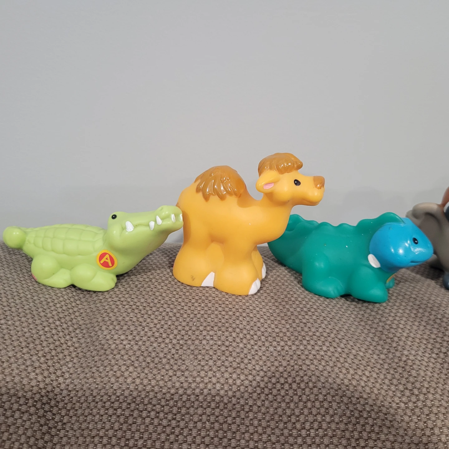 Fisher-Price Little People Alphabet Animal Figures - photo 2