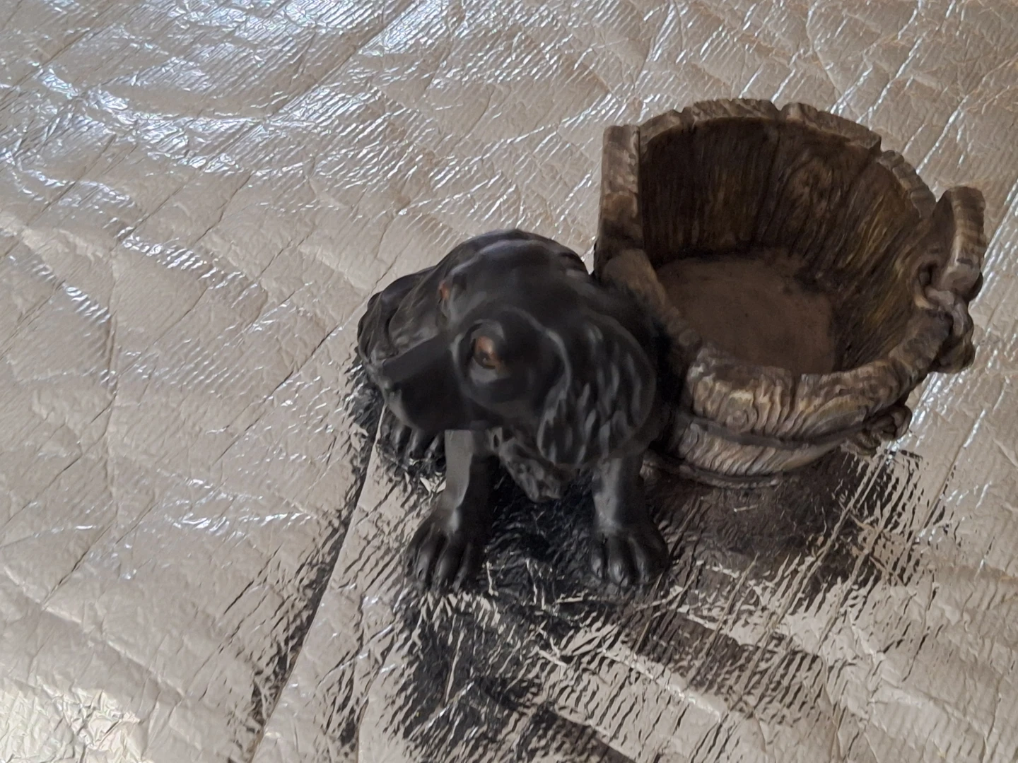 Dog with Wooden Bucket Figurine - photo 4