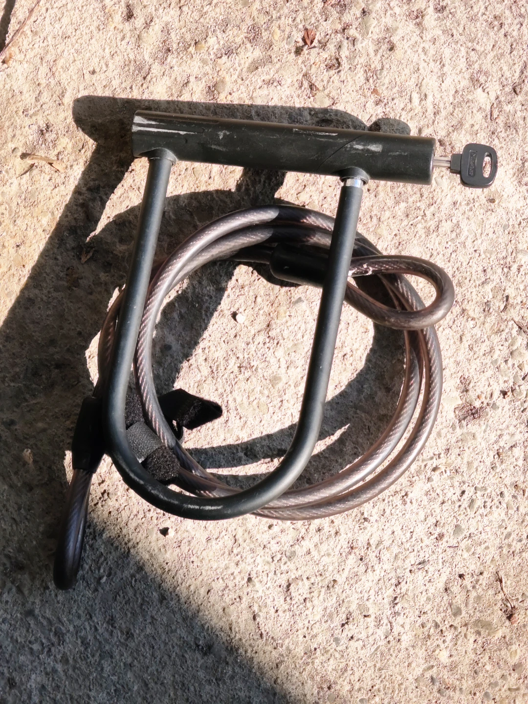 Master Lock U-Lock with Cable