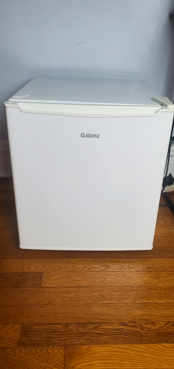 Galanz White Mini Fridge