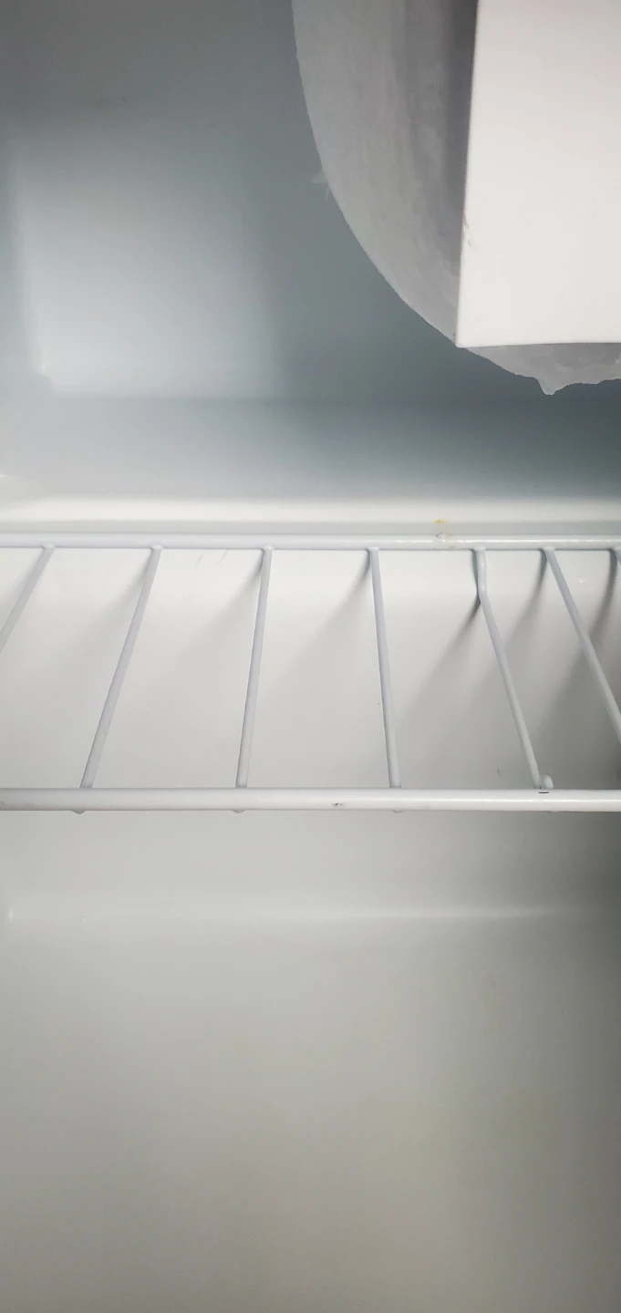 Galanz White Mini Fridge - photo 5