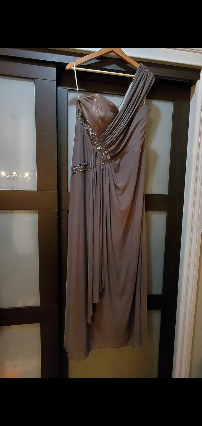 LAURA Beaded One Shoulder Sequin Gown Size 14 - photo 2